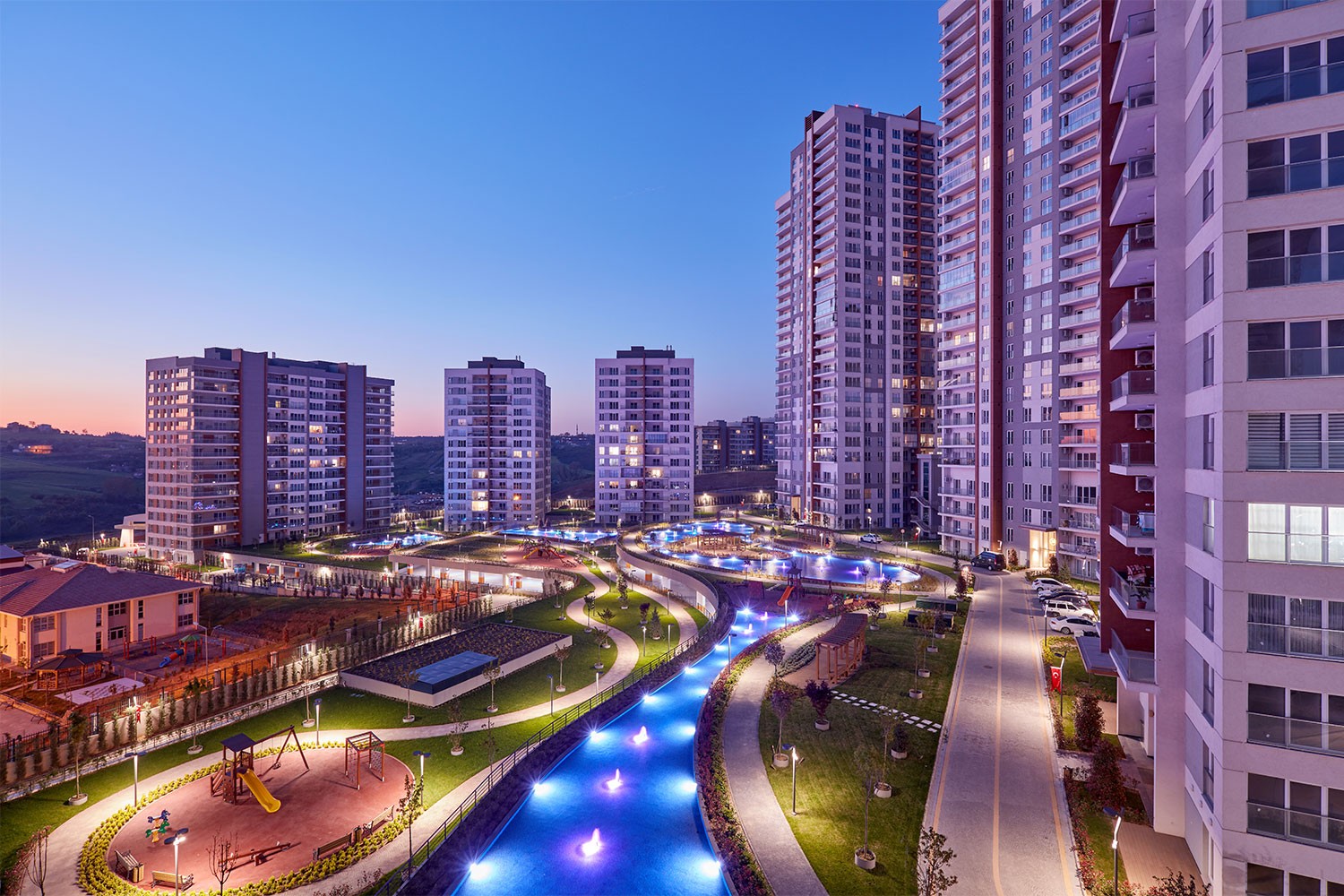 Apartments for Sale for Living and Investment in Başakşehir | Avrupa Konutları Project 2